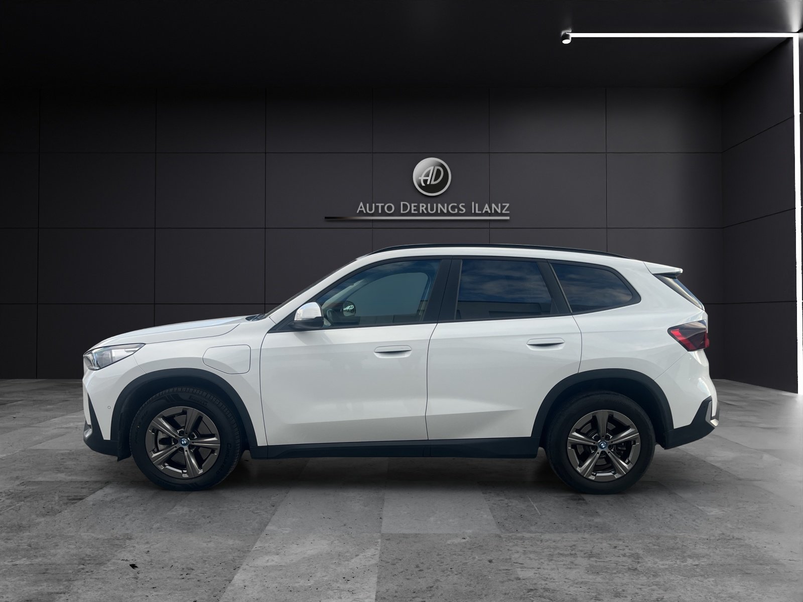 BMW X1 30e, Plug-in-Hybrid Benzin/Elektro, Occasion / Gebraucht, Automatik - 6