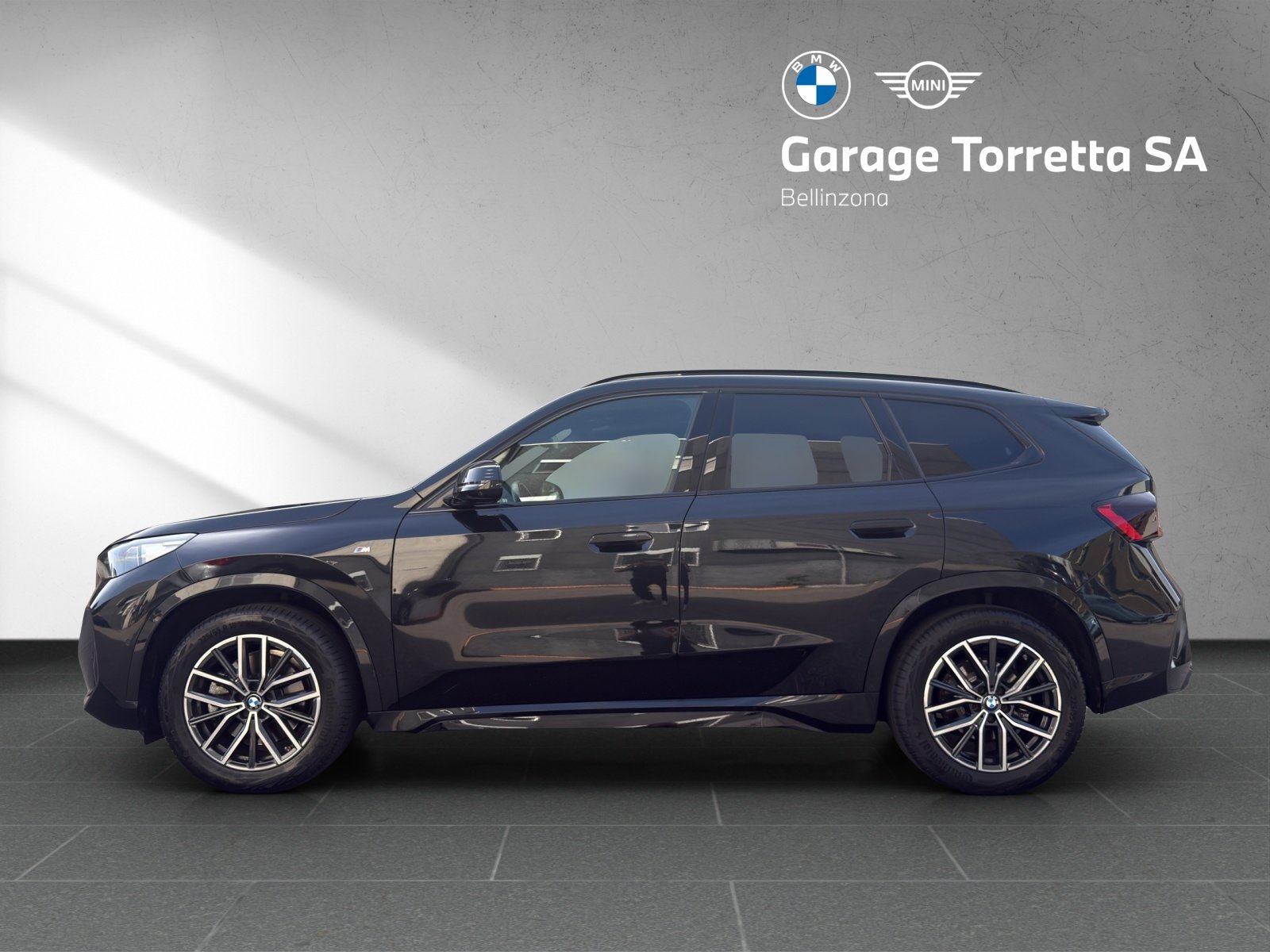 BMW X1 23i 48V M Sport, Mild-Hybrid Petrol/Electric, Second hand / Used, Automatic - 2