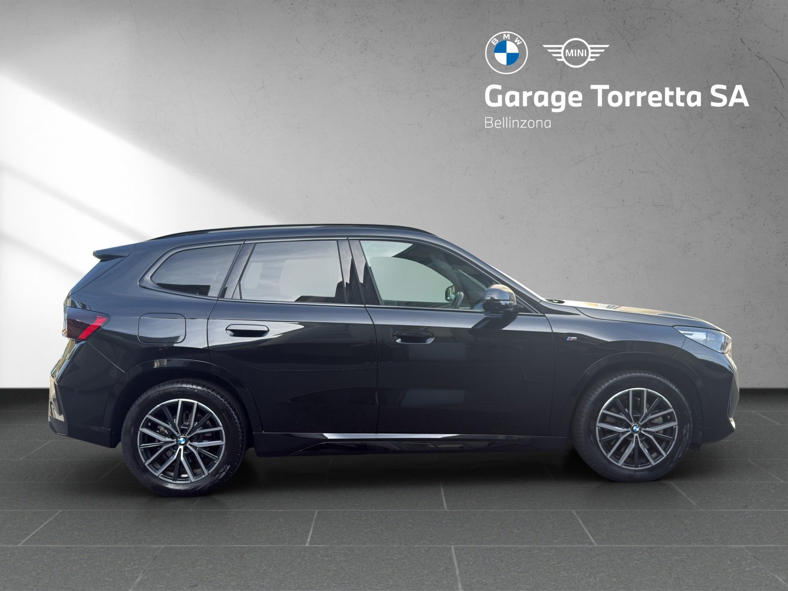 BMW X1 23i 48V M Sport, Mild-Hybrid Petrol/Electric, Second hand / Used, Automatic - 6