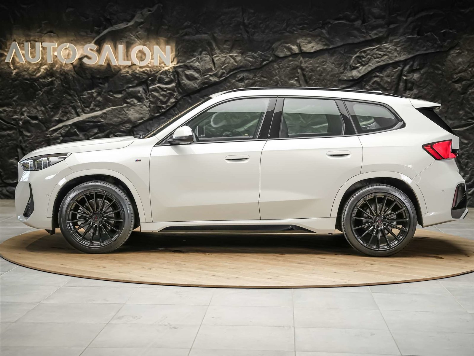 BMW X1 23i 48V M Sport *20 Felgen*Harman/Kardon*El. S, Benzin, Occasion / Gebraucht, Automatik - 2