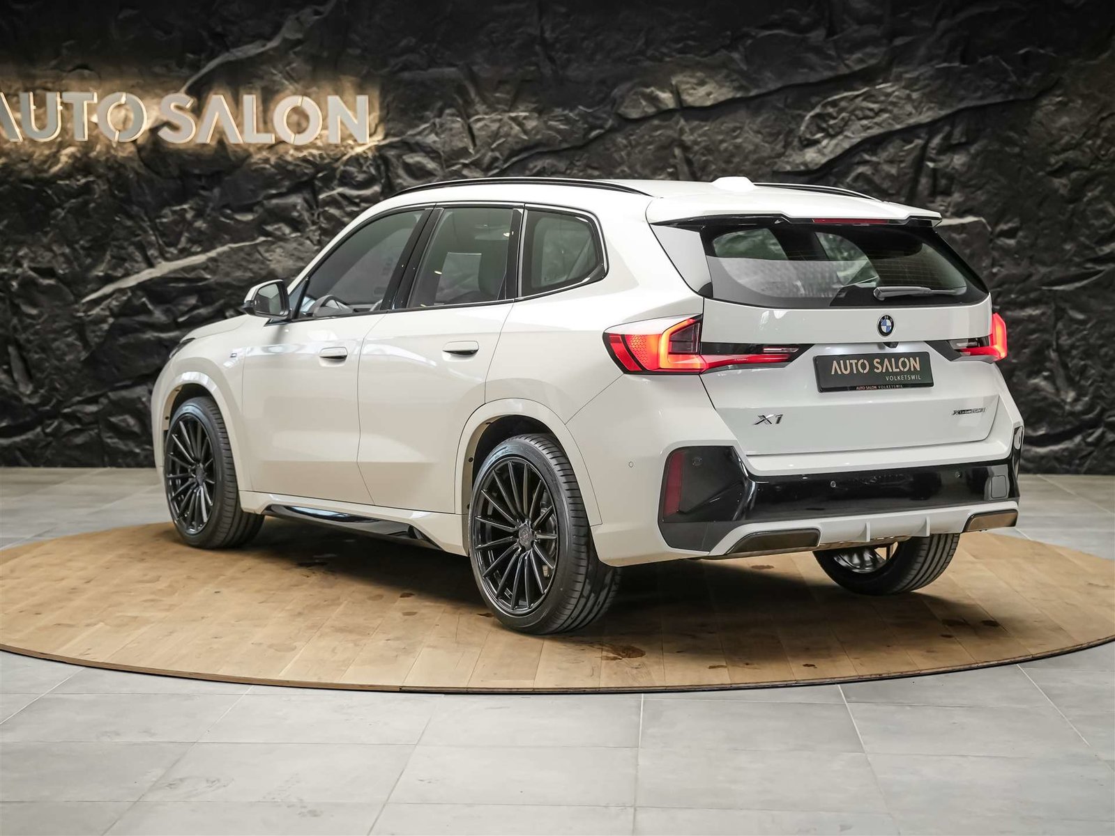BMW X1 23i 48V M Sport *20 Felgen*Harman/Kardon*El. S, Benzin, Occasion / Gebraucht, Automatik - 3