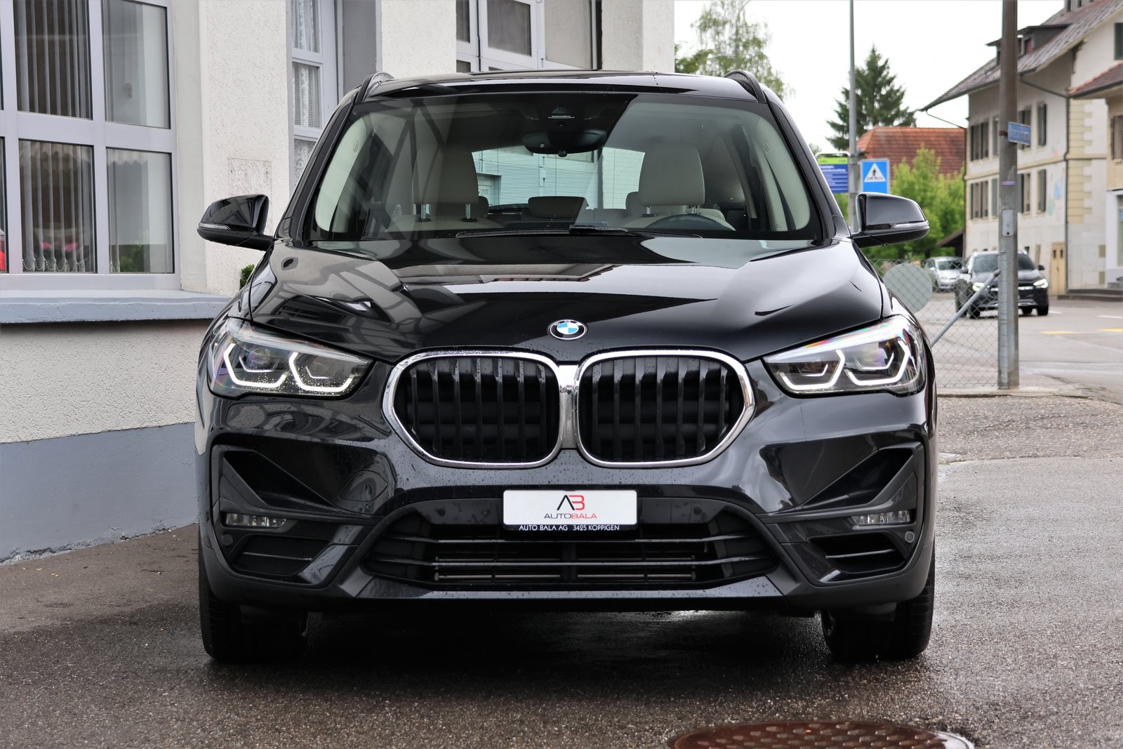 BMW X1 25e Sport Line Steptronic, Plug-in-Hybrid Benzin/Elektro, Occasion / Gebraucht, Automatik - 2