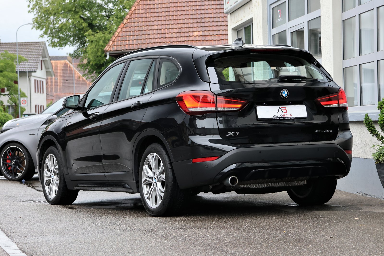 BMW X1 25e Sport Line Steptronic, Plug-in-Hybrid Benzin/Elektro, Occasion / Gebraucht, Automatik - 3