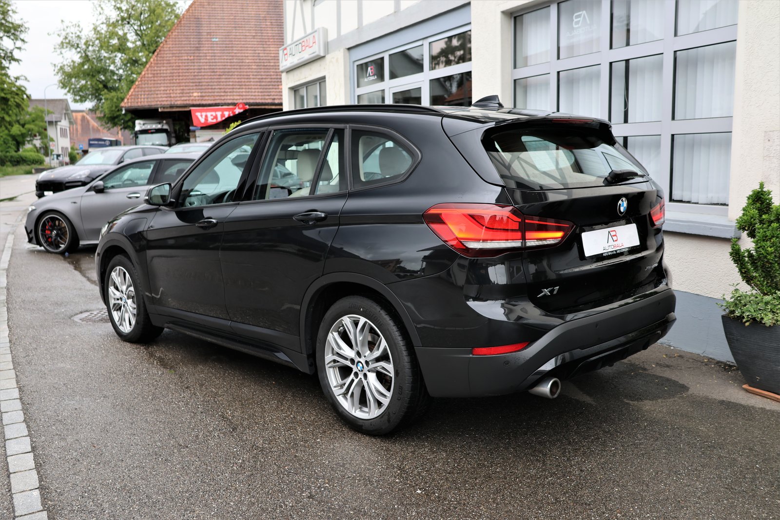 BMW X1 25e Sport Line Steptronic, Plug-in-Hybrid Benzin/Elektro, Occasion / Gebraucht, Automatik - 7
