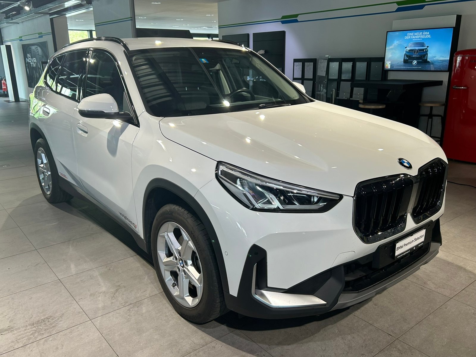 BMW X1 sDrive 18i, Benzin, Occasion / Gebraucht, Automatik - 2