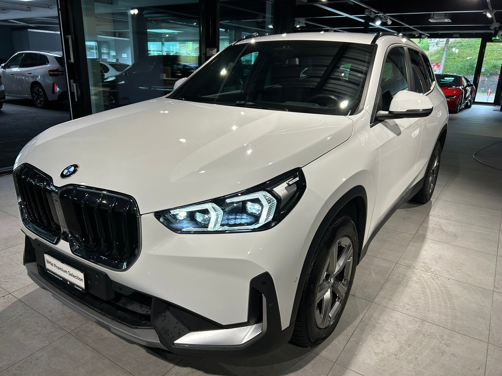 BMW X1 sDrive 18i, Benzin, Occasion / Gebraucht, Automatik - 2