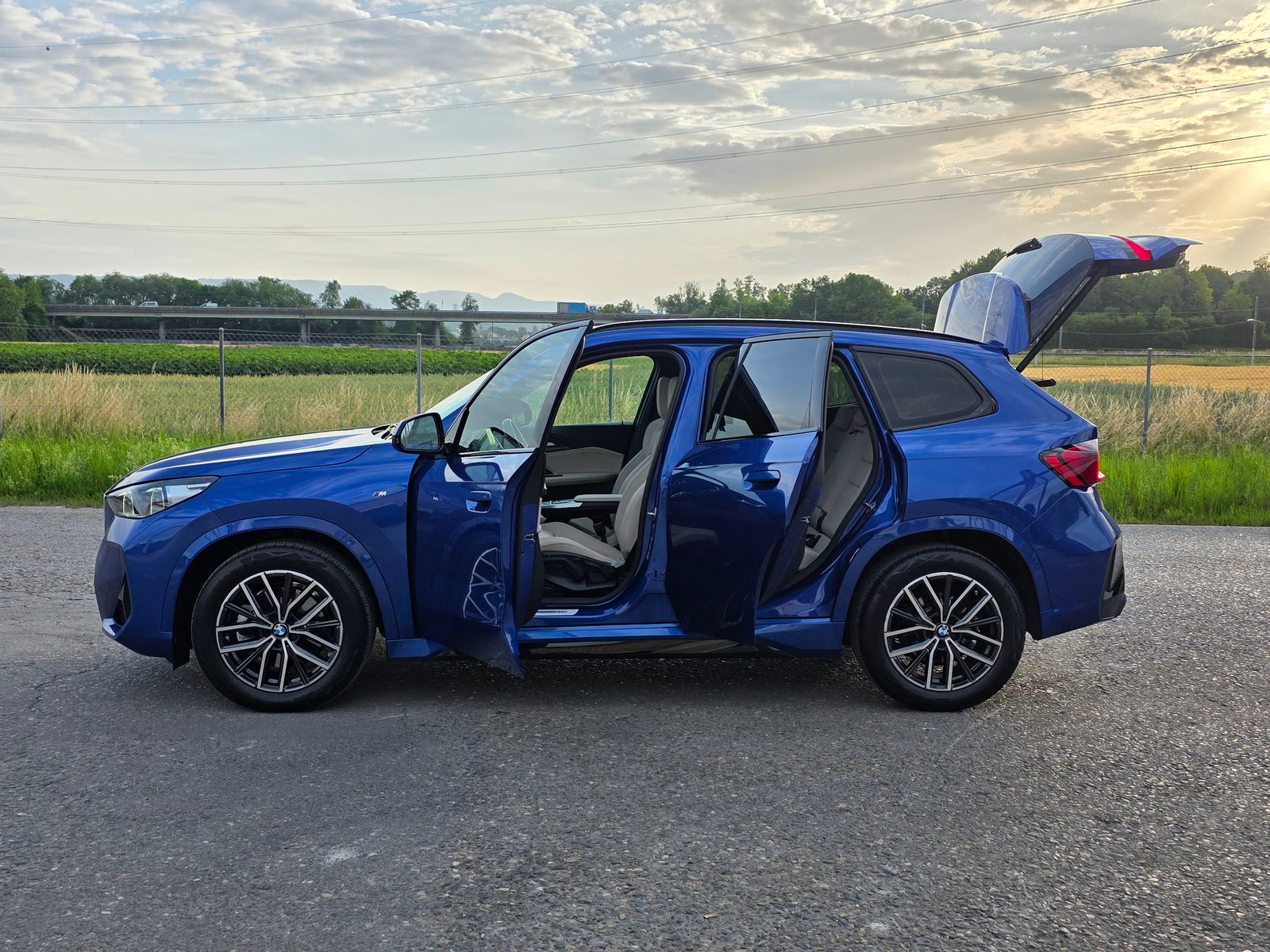 BMW X1 23i 48V M Sport / Neu ab Mfk, Mild-Hybrid Petrol/Electric, Second hand / Used, Automatic - 4