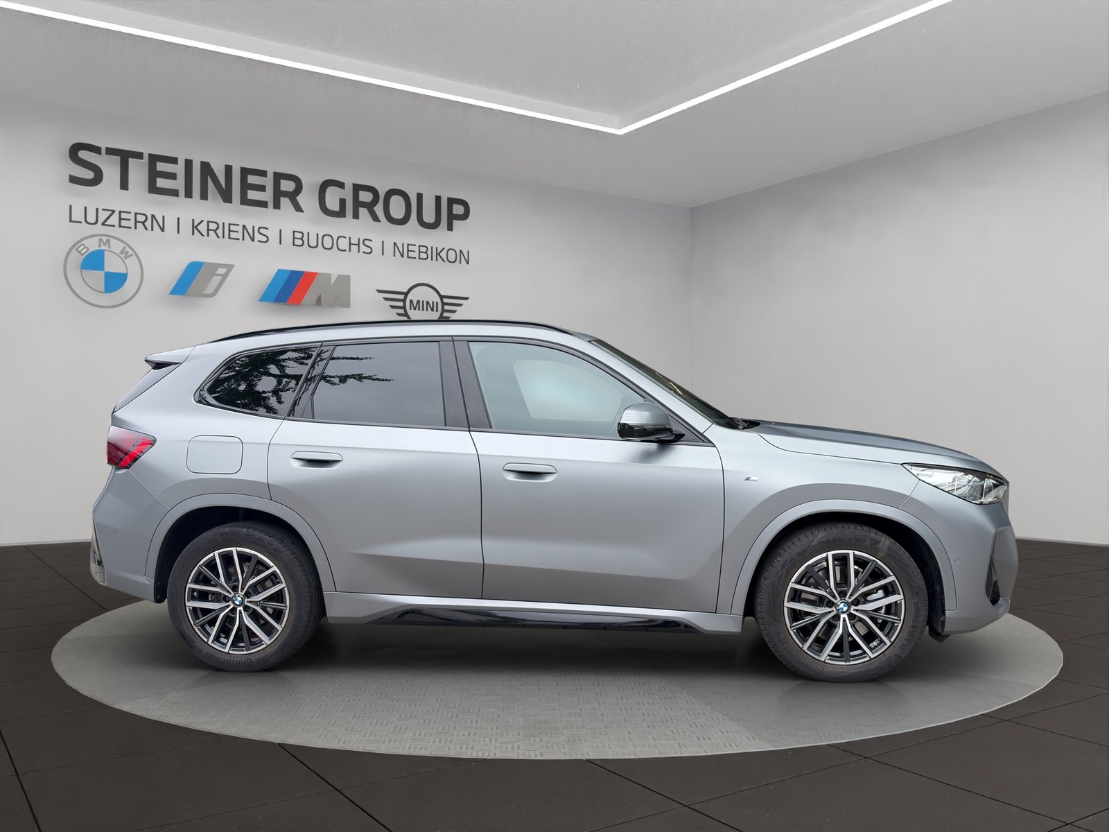 BMW X1 23i 48V M Sport, Mild-Hybrid Benzin/Elektro, Occasion / Gebraucht, Automatik - 4