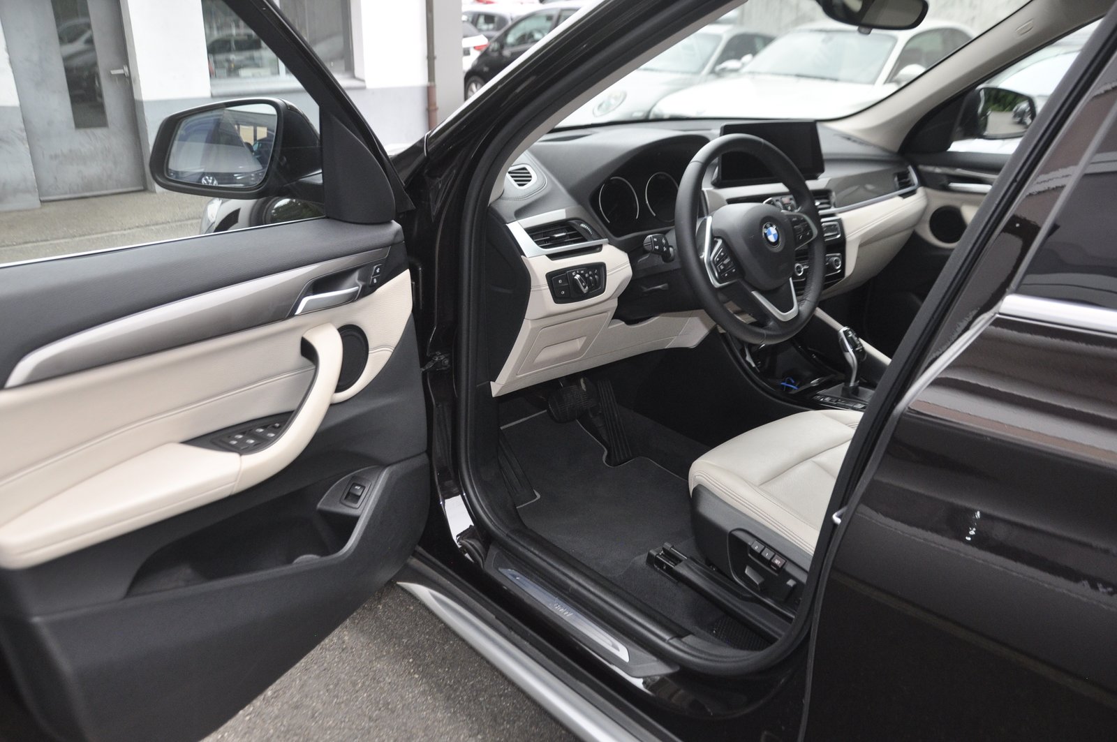 BMW X1 20i xLine Steptronic, Petrol, Second hand / Used, Automatic - 4