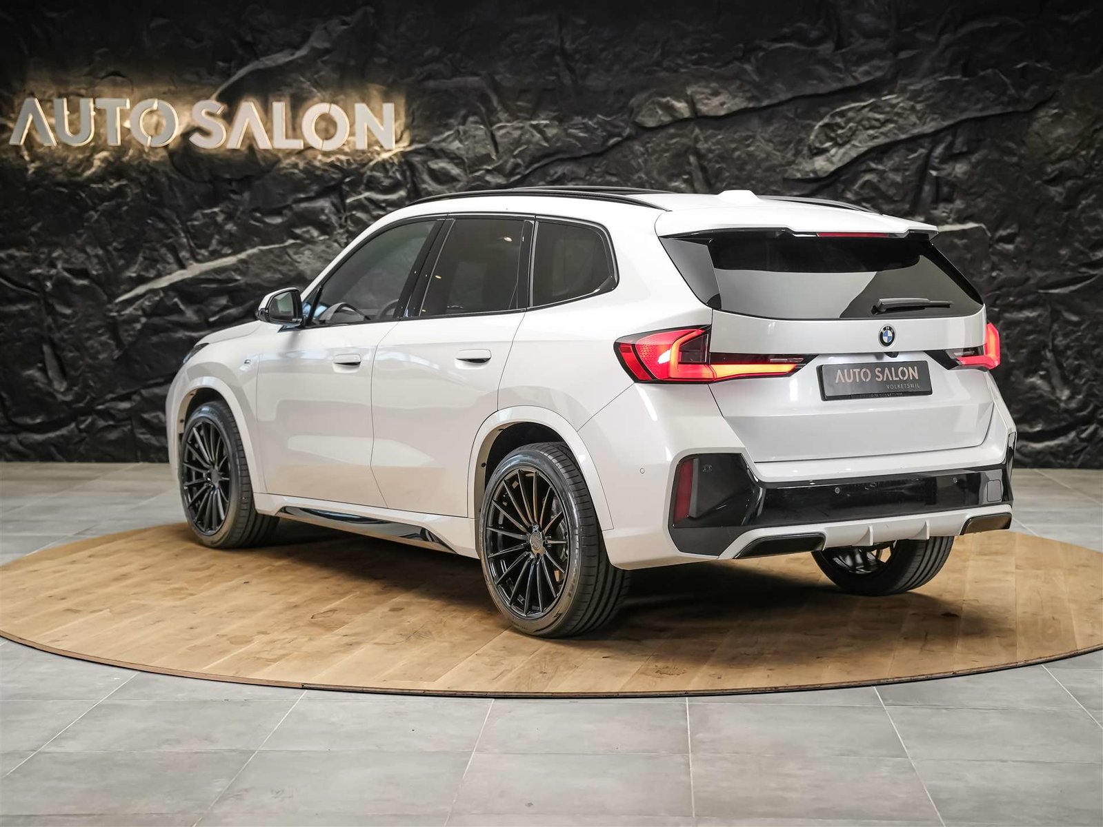 BMW X1 23d 48V M Sport *Panorama*Massage*Werksgaranti, Diesel, Occasion / Gebraucht, Automatik - 4