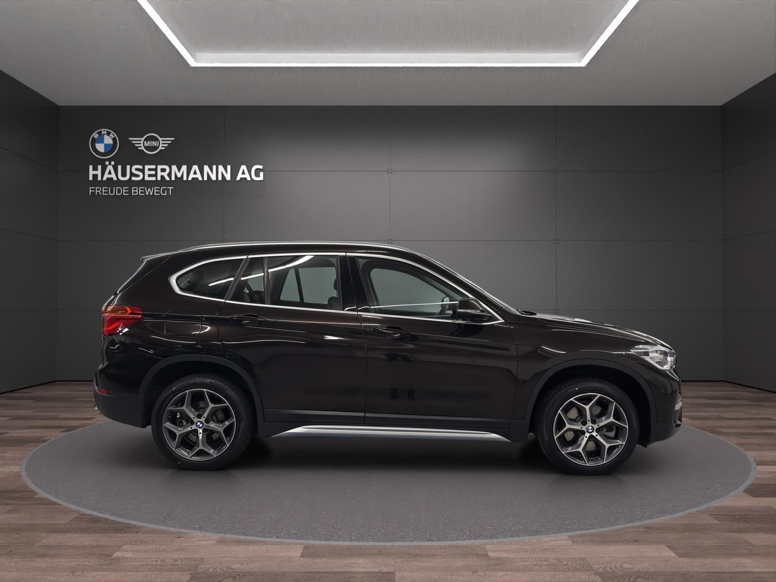 BMW X1 20i XLine, Petrol, Second hand / Used, Automatic - 4