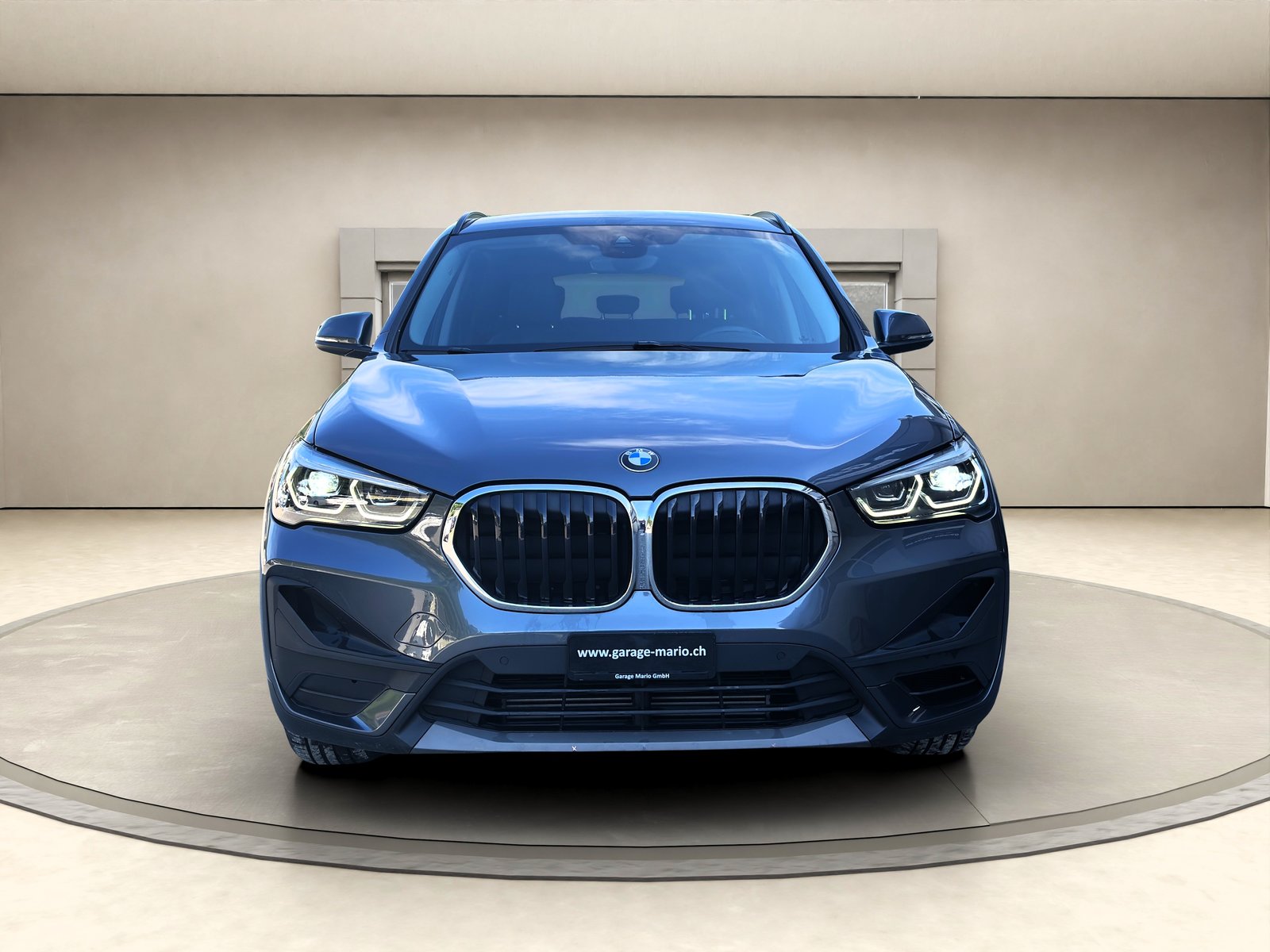 BMW X1 20i SteptronicCH-Fahrzeug 8-fach bereift auf, Benzin, Occasion / Gebraucht, Automatik - 2