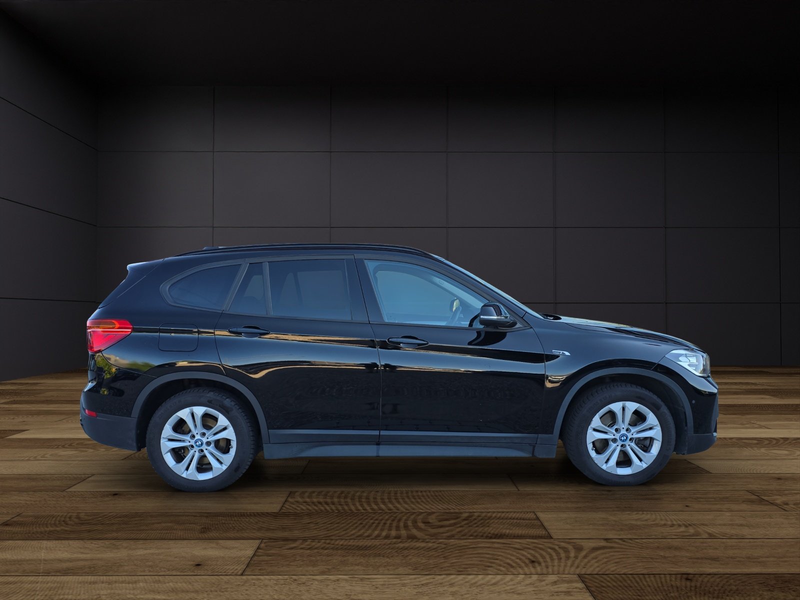 BMW X1 25e Steptronic, Plug-in-Hybrid Benzin/Elektro, Occasion / Gebraucht, Automatik - 5