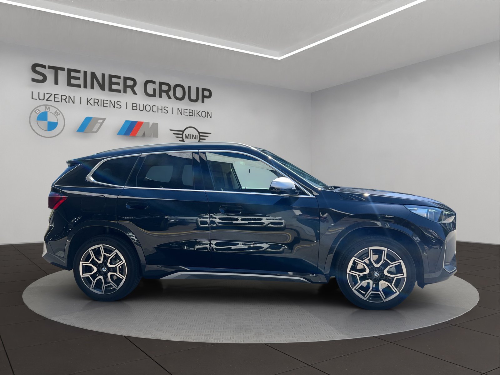 BMW X1 23i 48V xLine, Mild-Hybrid Benzin/Elektro, Occasion / Gebraucht, Automatik - 4