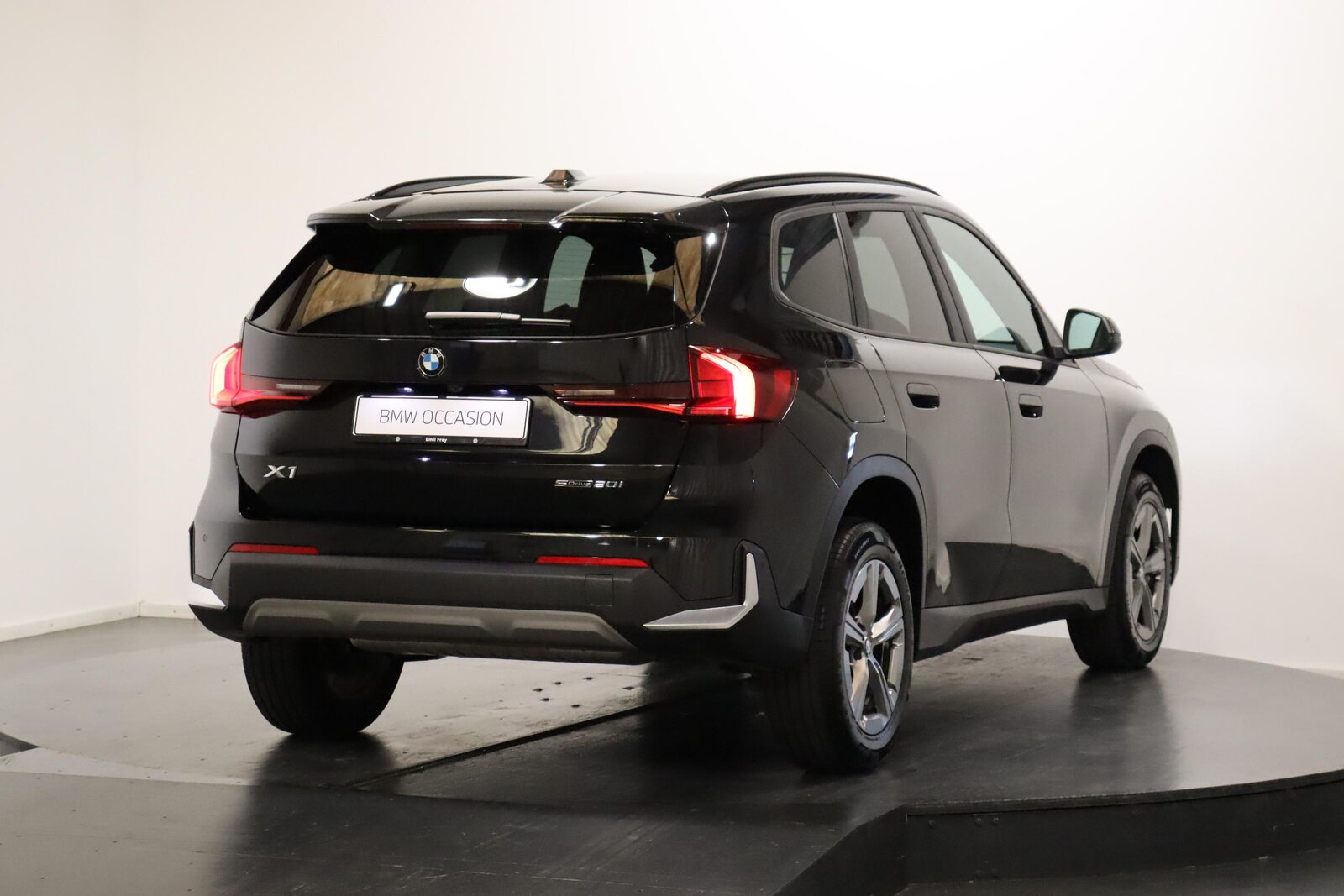 BMW X1 20i sDrive, Mild-Hybrid Petrol/Electric, Second hand / Used, Automatic - 2