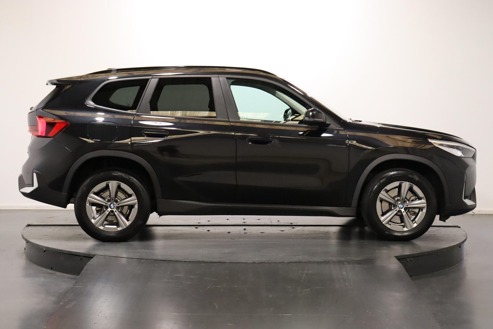 BMW X1 20i sDrive, Mild-Hybrid Petrol/Electric, Second hand / Used, Automatic - 3