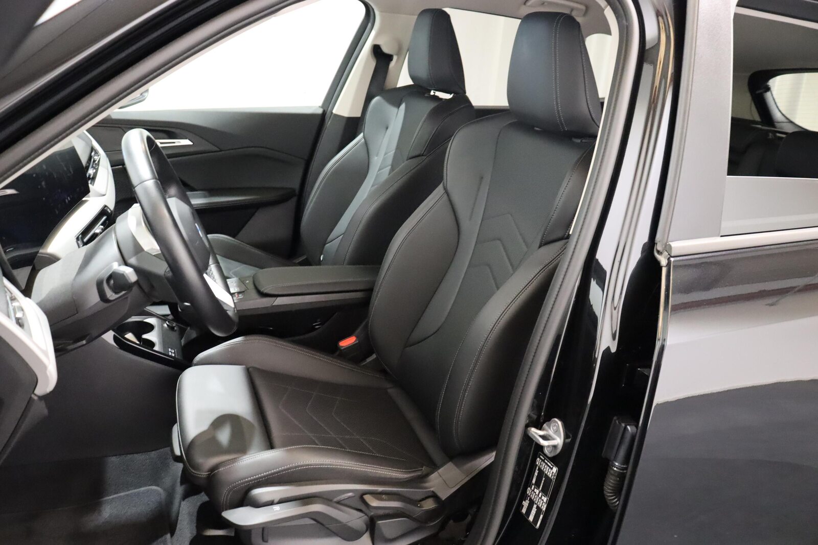BMW X1 20i sDrive, Mild-Hybrid Petrol/Electric, Second hand / Used, Automatic - 6