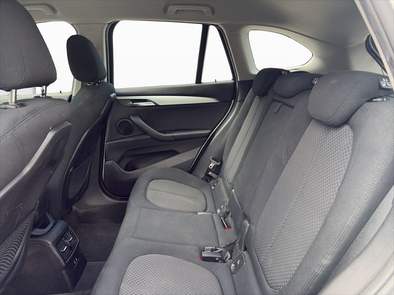 BMW X1 18d, Diesel, Occasion / Gebraucht, Automatik - 7