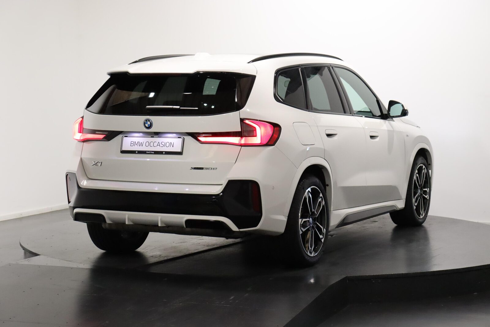 BMW X1 30e xDrive paddles, Hybride Rechargeable Essence/Électricité, Occasion / Utilisé, Automatique - 3