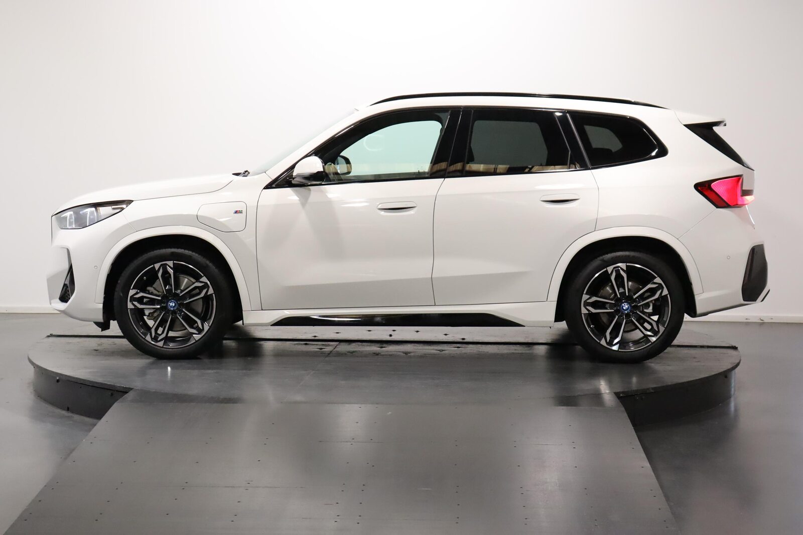 BMW X1 30e xDrive paddles, Hybride Rechargeable Essence/Électricité, Occasion / Utilisé, Automatique - 5