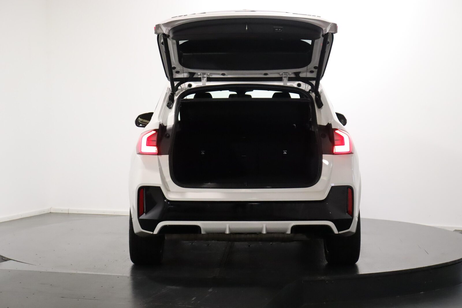 BMW X1 30e xDrive paddles, Hybride Rechargeable Essence/Électricité, Occasion / Utilisé, Automatique - 6