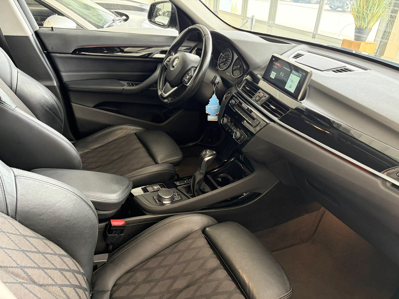 BMW X1 18d xLine Steptronic, Diesel, Occasion / Gebraucht, Automatik - 7