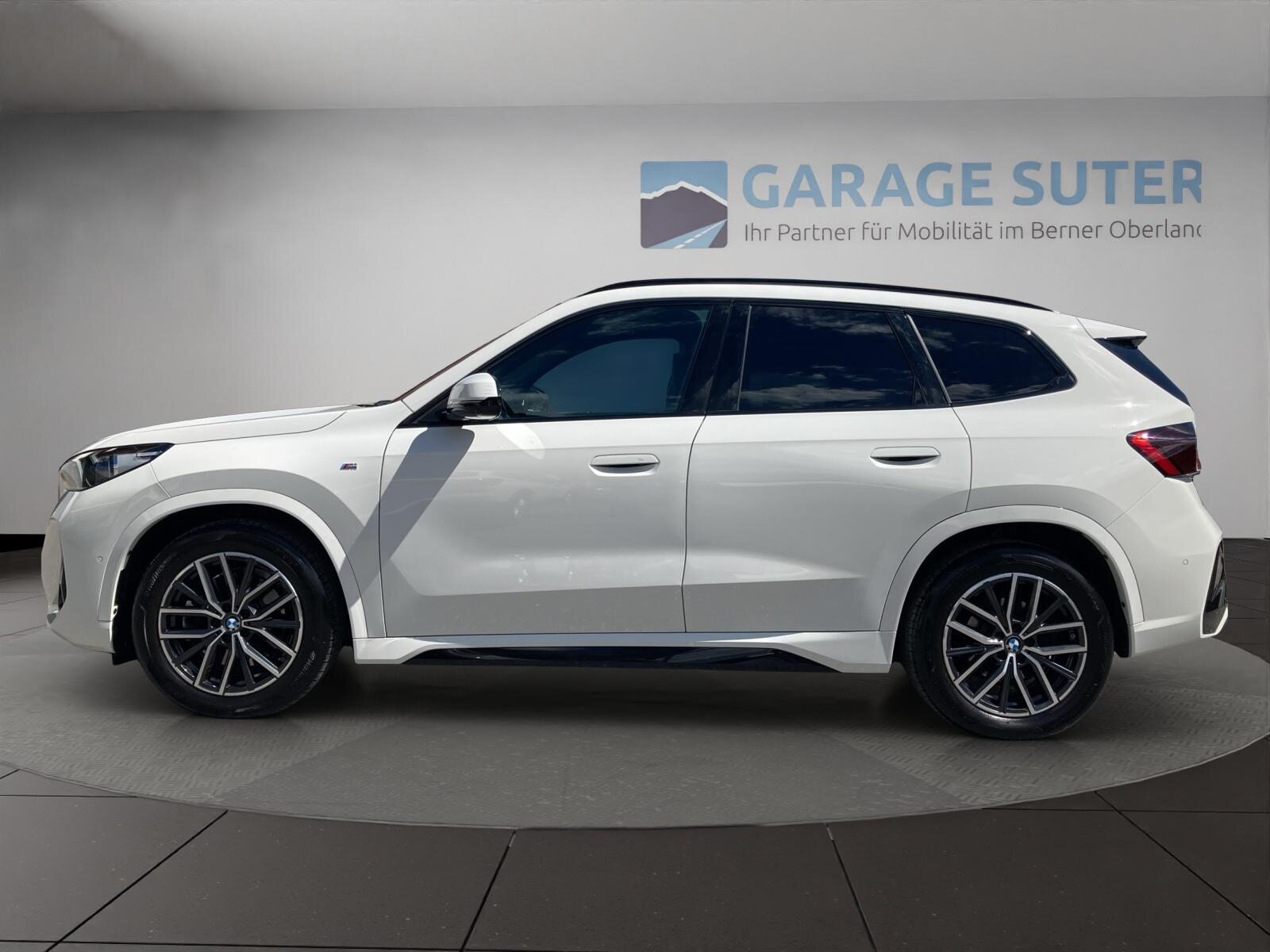BMW X1 23i xDrive paddles, Mild-Hybrid Benzin/Elektro, Occasion / Gebraucht, Automatik - 2