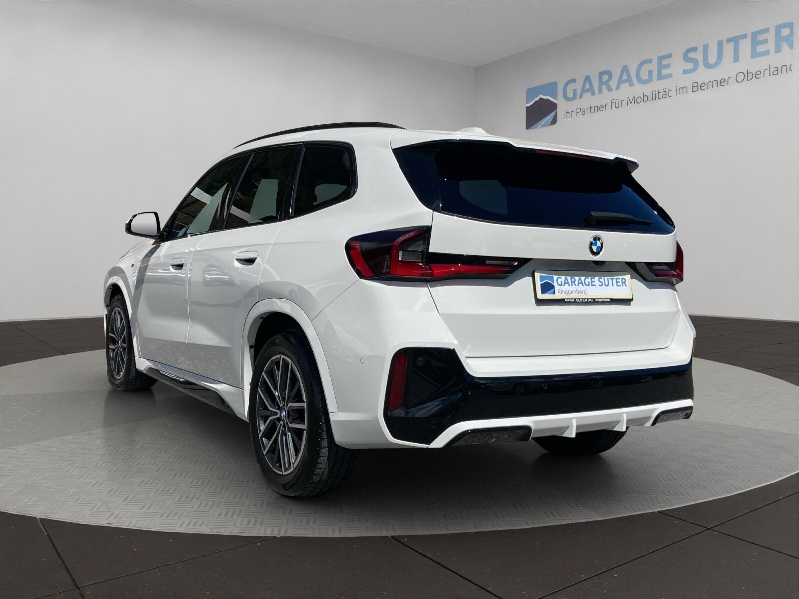 BMW X1 23i xDrive paddles, Mild-Hybrid Benzin/Elektro, Occasion / Gebraucht, Automatik - 3