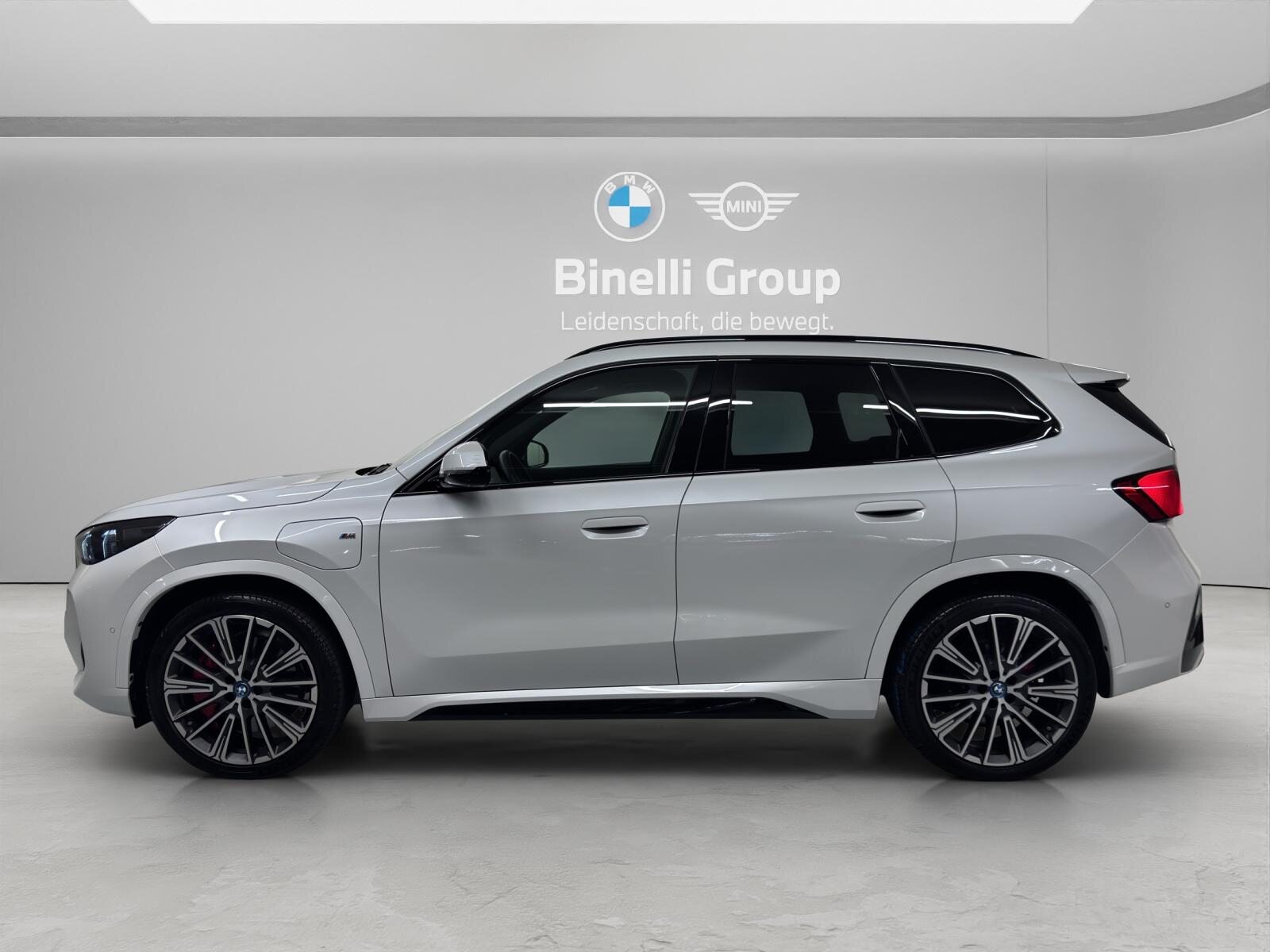 BMW X1 30e xDrive paddles, Plug-in-Hybrid Petrol/Electric, Second hand / Used, Automatic - 2
