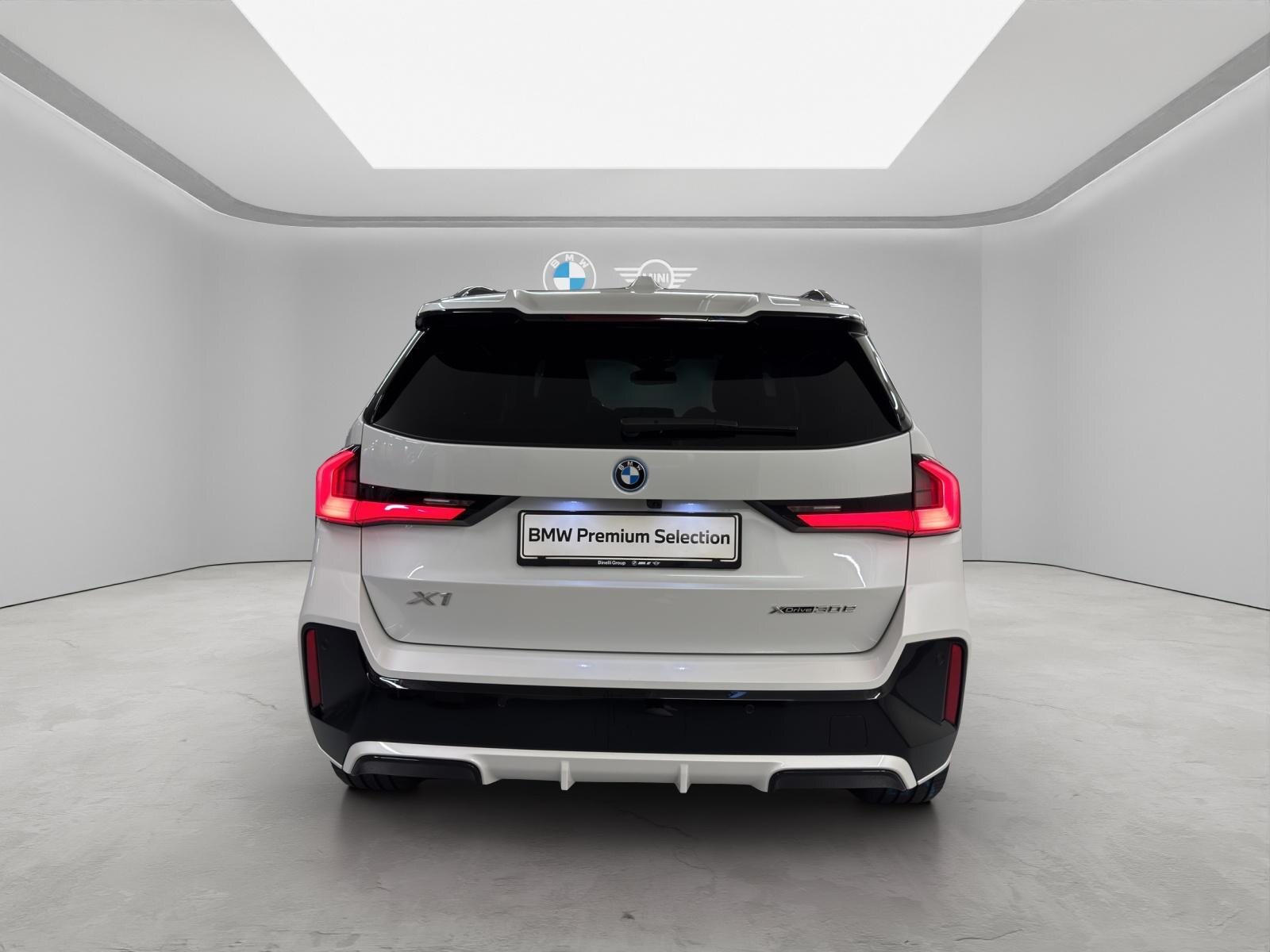 BMW X1 30e xDrive paddles, Plug-in-Hybrid Petrol/Electric, Second hand / Used, Automatic - 4