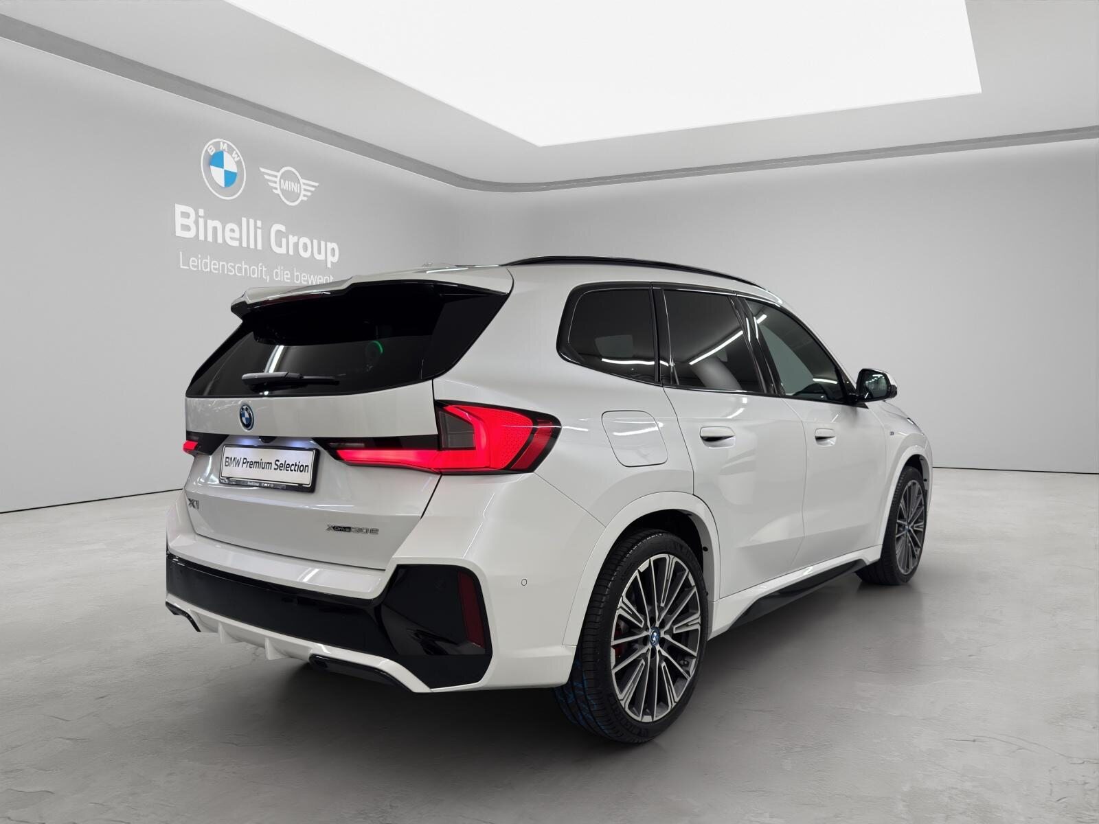 BMW X1 30e xDrive paddles, Plug-in-Hybrid Petrol/Electric, Second hand / Used, Automatic - 5