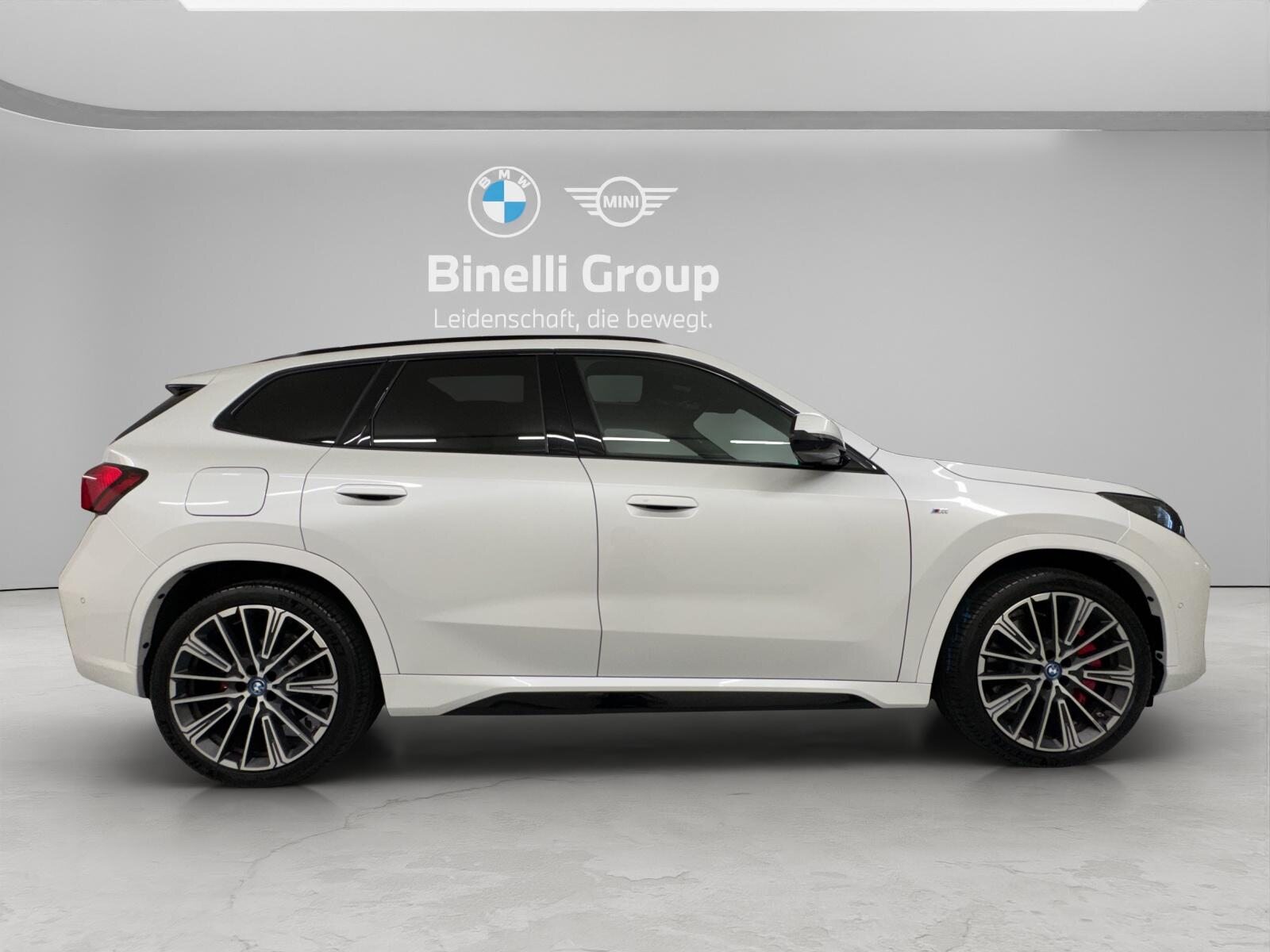 BMW X1 30e xDrive paddles, Plug-in-Hybrid Petrol/Electric, Second hand / Used, Automatic - 6