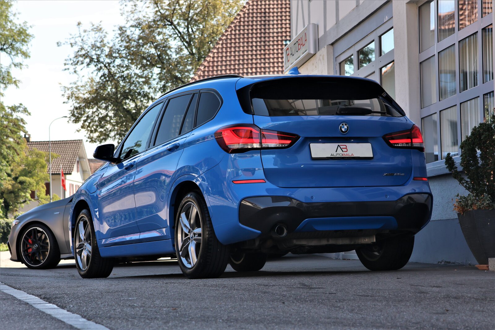 BMW X1 25e M Sport Steptronic, Plug-in-Hybrid Benzin/Elektro, Occasion / Gebraucht, Automatik - 3