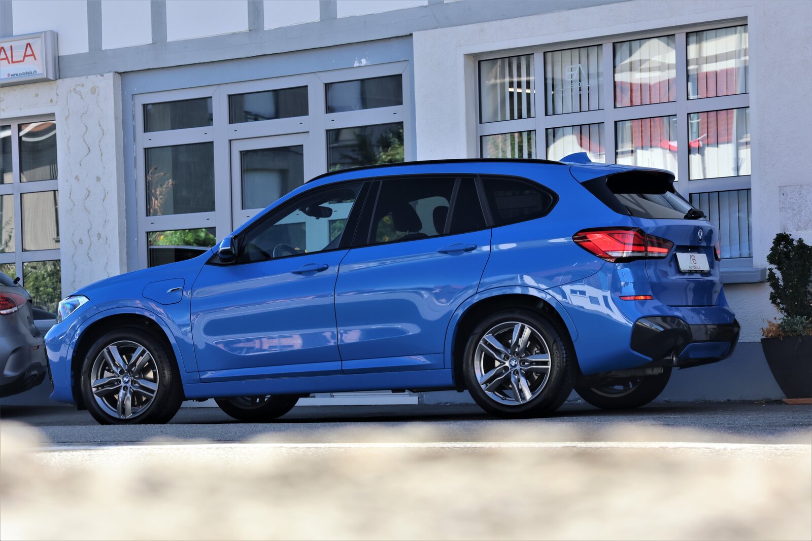 BMW X1 25e M Sport Steptronic, Plug-in-Hybrid Benzin/Elektro, Occasion / Gebraucht, Automatik - 4