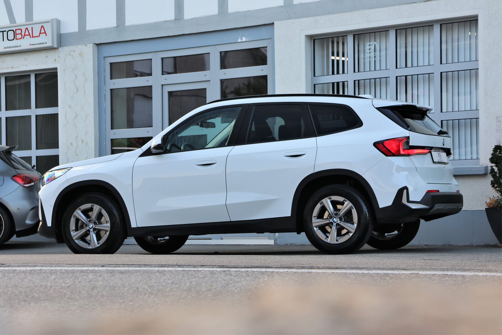BMW X1 20d 48V (CH) + 2.0T AHK, Mild-Hybrid Diesel/Electric, Second hand / Used, Automatic - 4