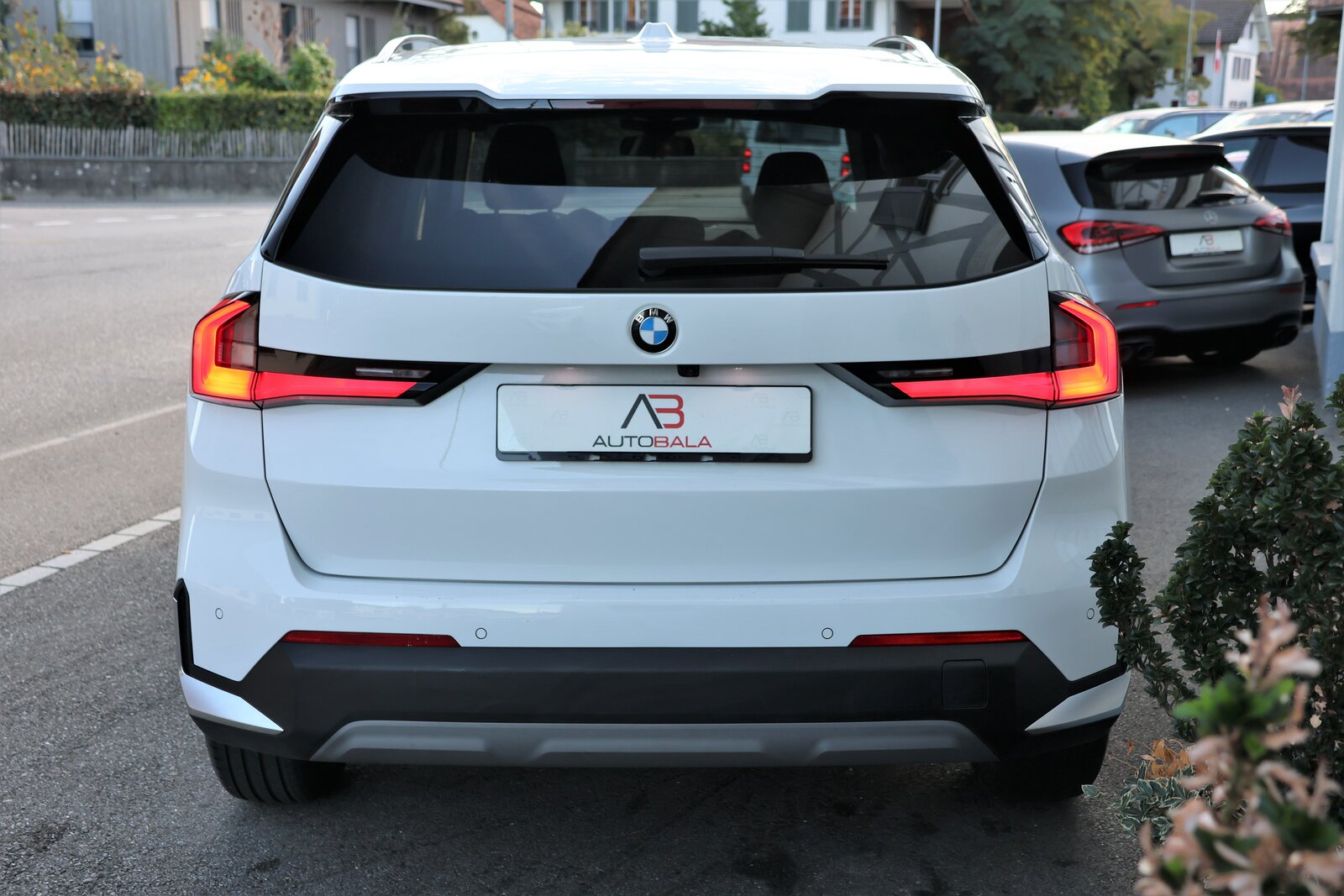 BMW X1 20d 48V (CH) + 2.0T AHK, Mild-Hybrid Diesel/Electric, Second hand / Used, Automatic - 7