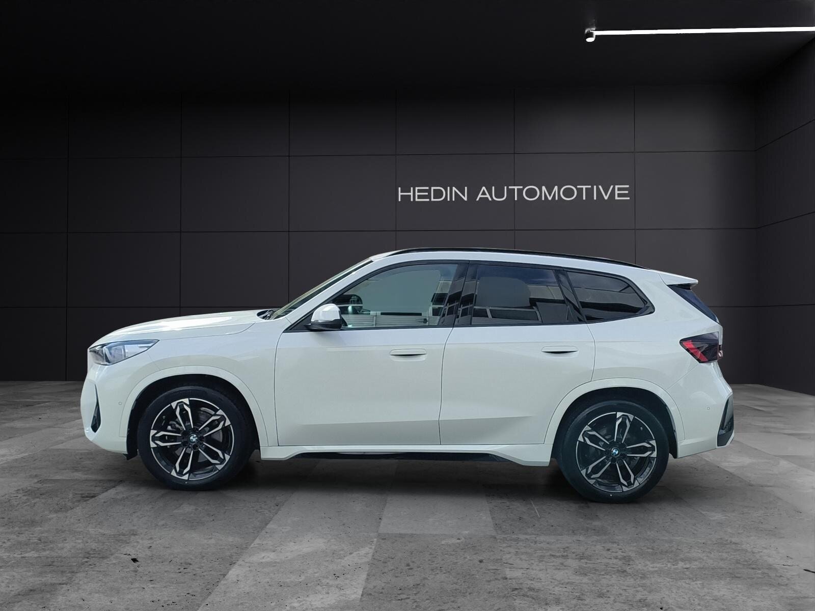 BMW X1 U11 23i xDrive paddles, Mild-Hybrid Petrol/Electric, Second hand / Used, Automatic - 2