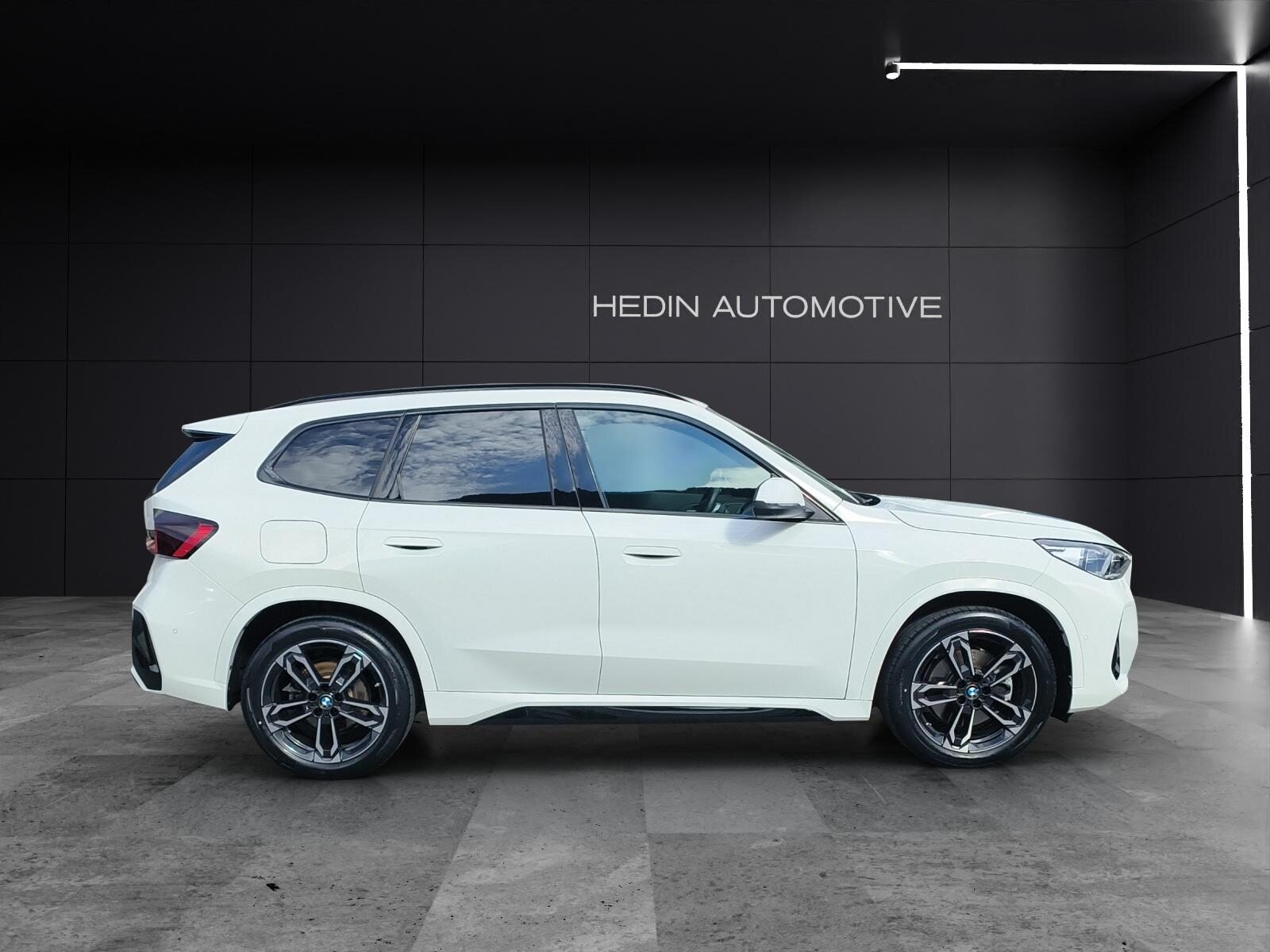 BMW X1 U11 23i xDrive paddles, Mild-Hybrid Petrol/Electric, Second hand / Used, Automatic - 6
