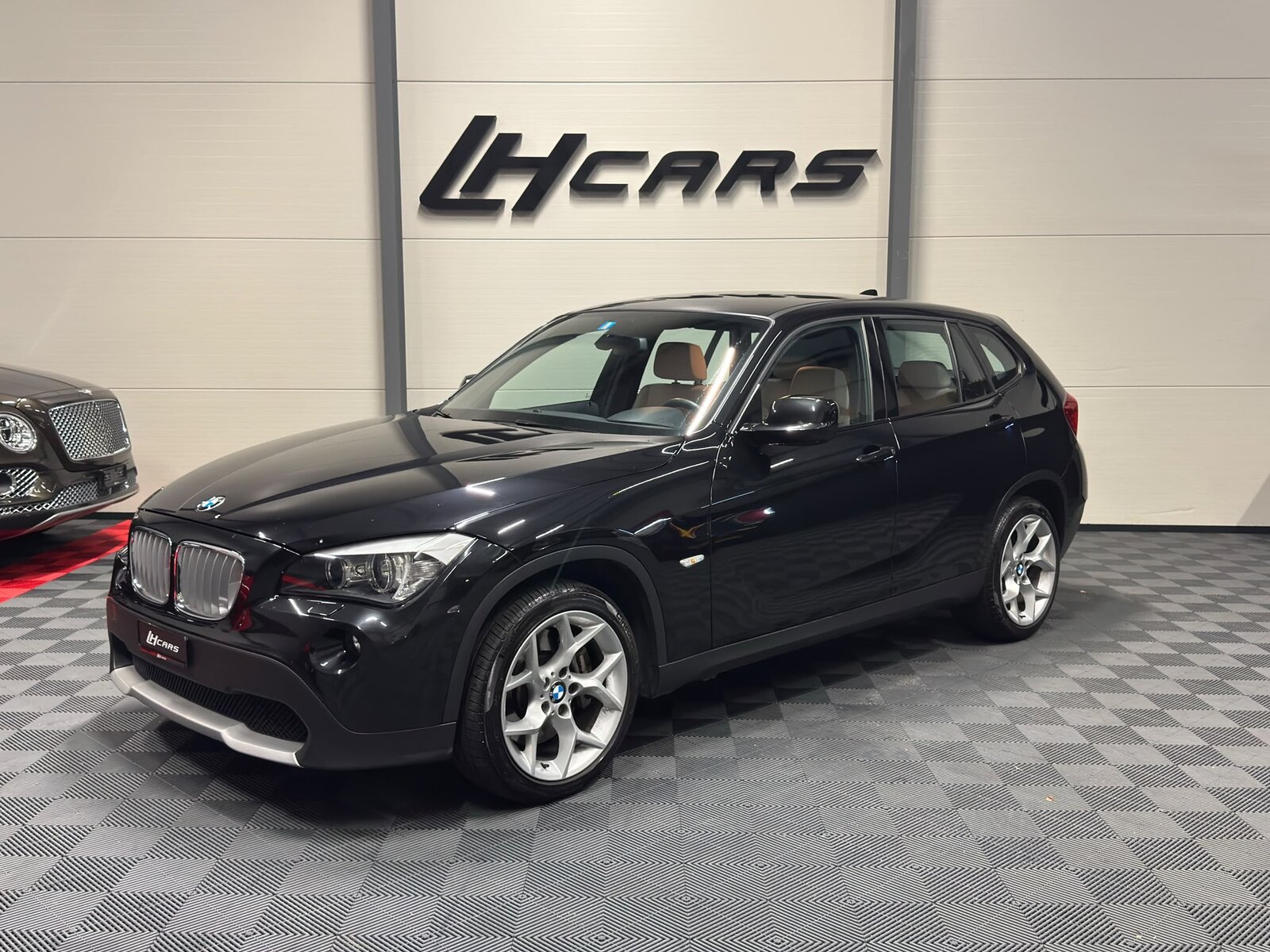 BMW X1 28i