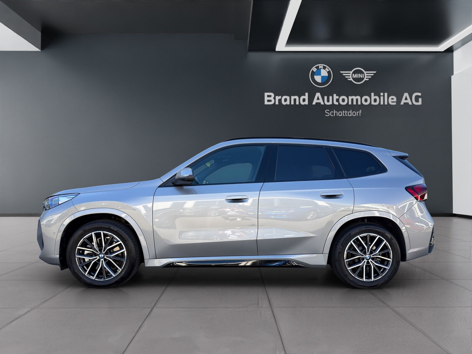 BMW X1 23i  paddles, Mild-Hybrid Petrol/Electric, Second hand / Used, Automatic - 2