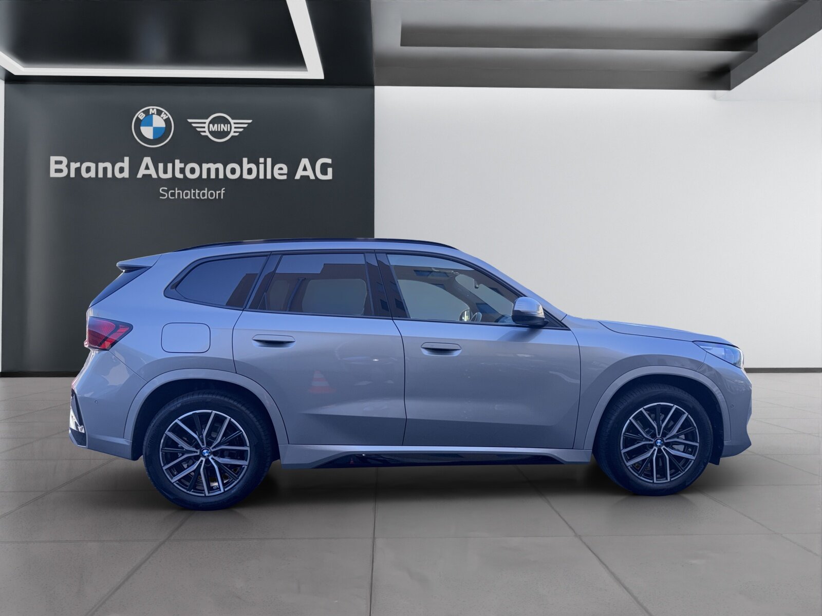 BMW X1 23i  paddles, Mild-Hybrid Petrol/Electric, Second hand / Used, Automatic - 6