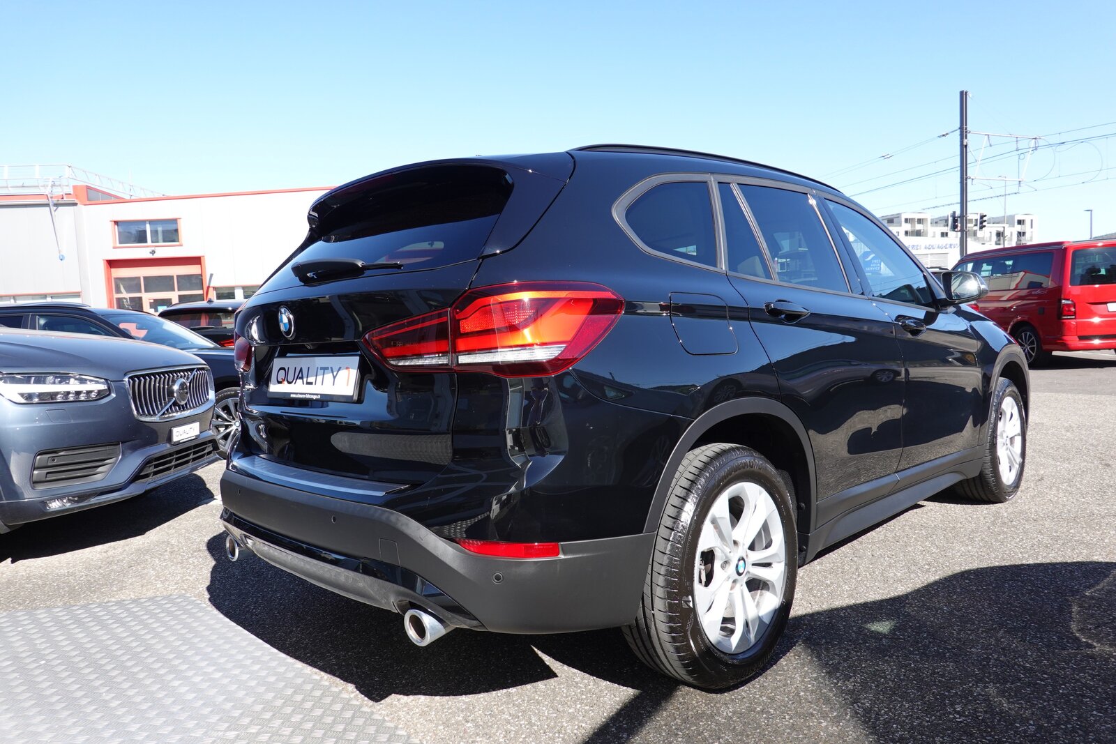 BMW X1 XDRIVE -20i - ESSENTIAL EDITION - STEPTRONIC - 178 PS, Benzin, Occasion / Gebraucht, Automatik - 4