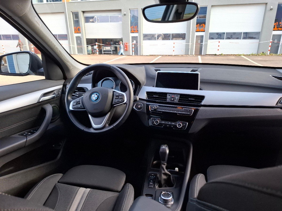 BMW X1 25e Steptronic, Hybride Rechargeable Essence/Électricité, Occasion / Utilisé, Automatique - 7
