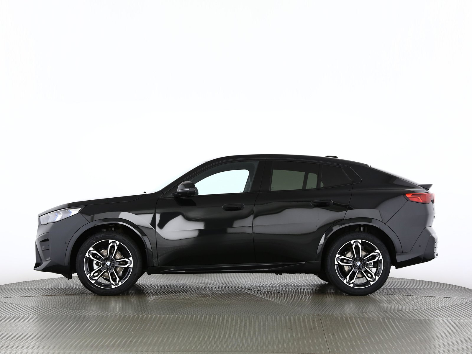 BMW X2 20d, Mild-Hybrid Diesel/Electric, New car, Automatic - 3