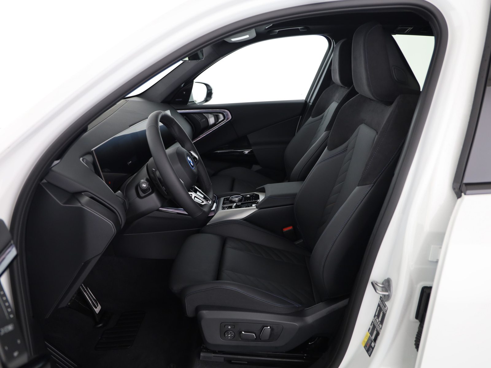 BMW X3 30e xDrive, Plug-in-Hybrid Benzina/Elettrica, Auto nuove, Automatico - 4