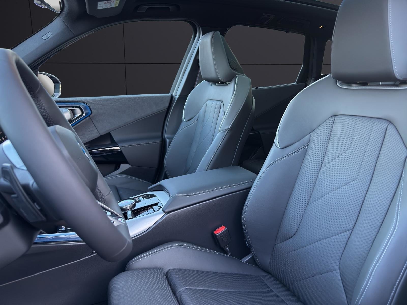 BMW X3 30e xDrive, Hybride Rechargeable Essence/Électricité, Voiture nouvelle, Automatique - 2