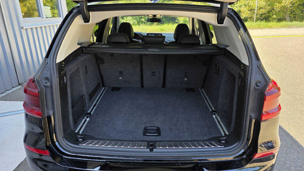 BMW X3 30i SAG, Benzin, Occasion / Gebraucht, Automatik - 6