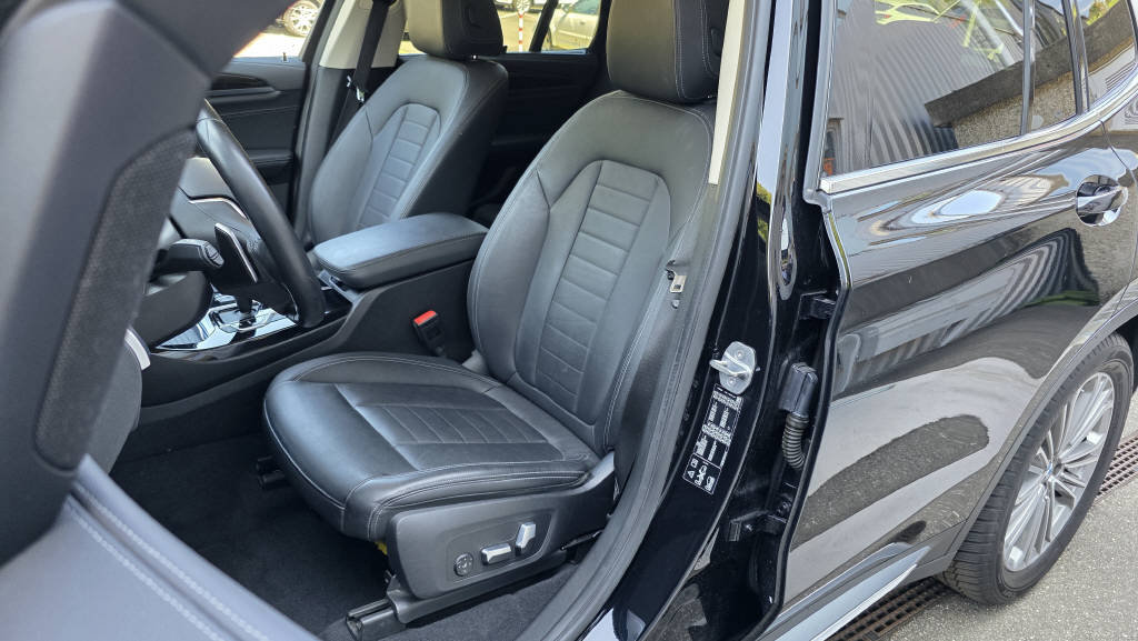 BMW X3 30i SAG, Benzin, Occasion / Gebraucht, Automatik - 7