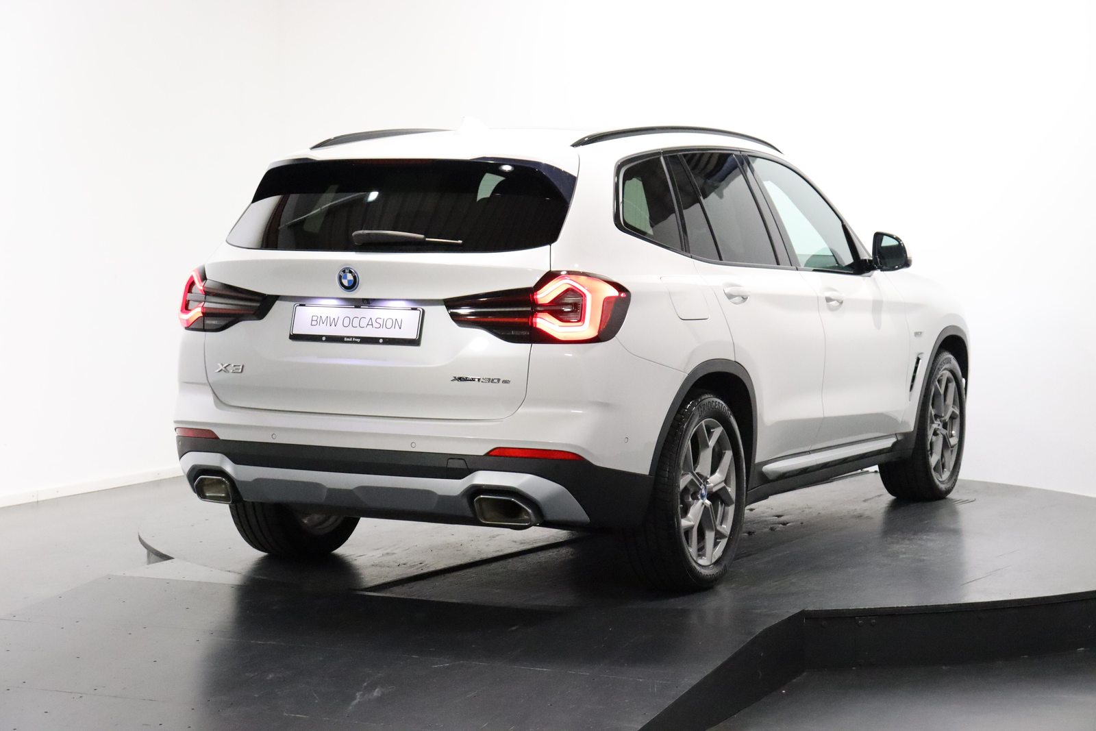 BMW X3 30e xDrive, Plug-in-Hybrid Petrol/Electric, Second hand / Used, Automatic - 4