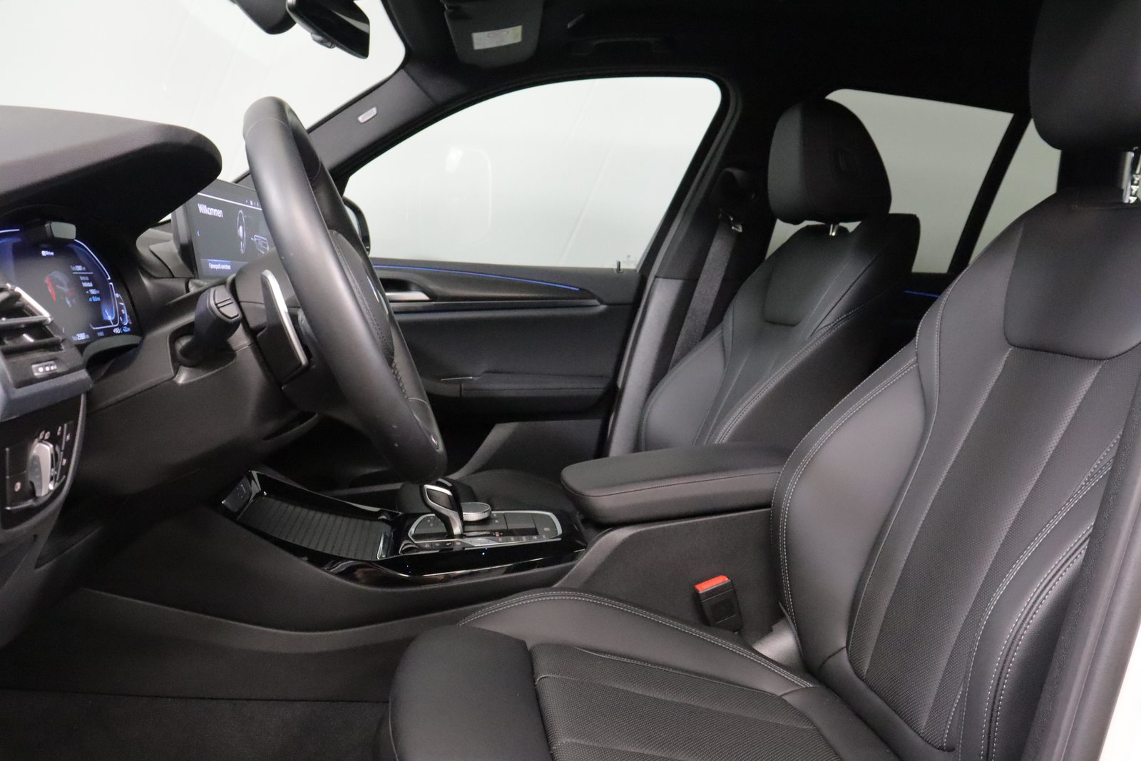 BMW X3 30e xDrive SAG, Plug-in-Hybrid Petrol/Electric, Second hand / Used, Automatic - 4